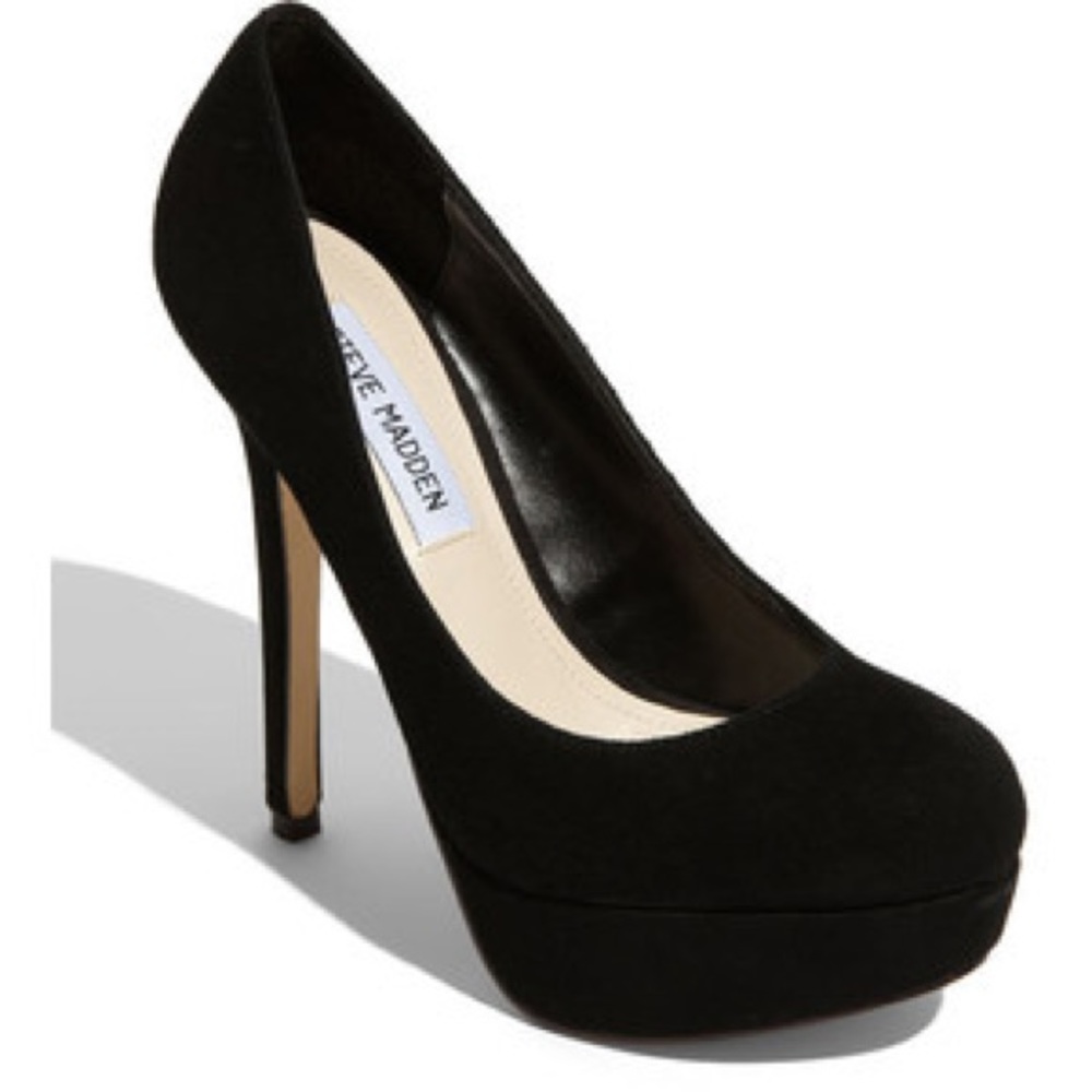 Steve Madden ‘Bevv’ black suede pumps
